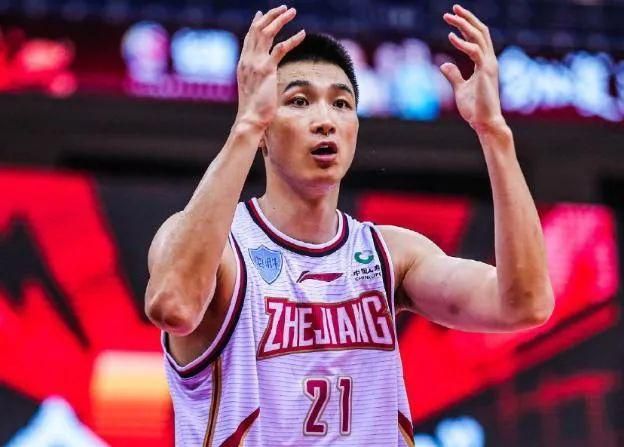 我们选择了状态最好的球员，尤其是在中场，桑谢斯、佩莱格里尼、奥亚尔都不在最佳状态，我们选择了那些有信心、有头脑、有勇气的球员踢这场硬仗。